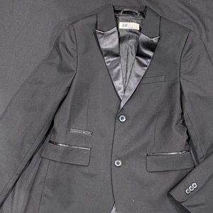 H&M Boys tuxedo jacket size 10.